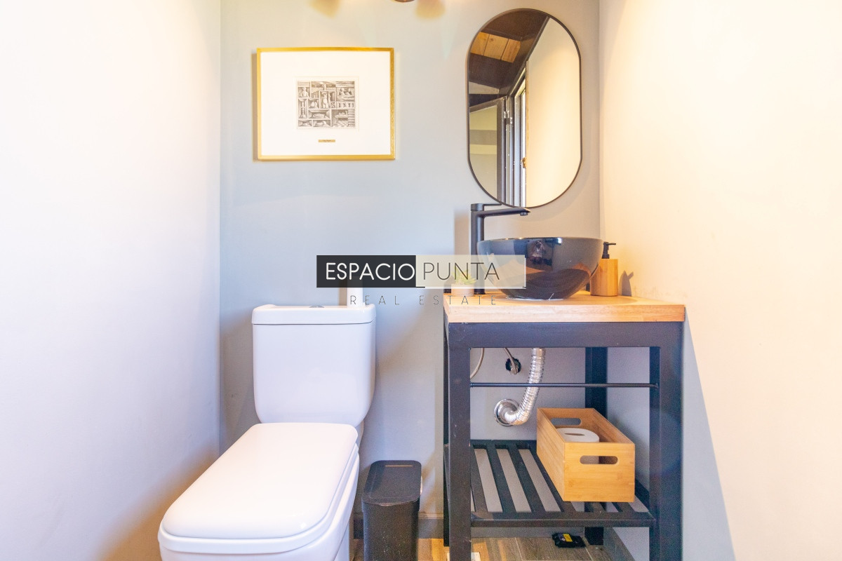 Casa ID.436 - Moderna casa en barrio privado El Quijote en venta