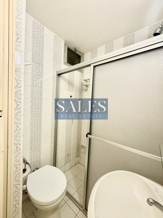 Apartamento ID.843 - Apartamento de 2 dormitorios y medio en venta, 1ra linea de playa brava!