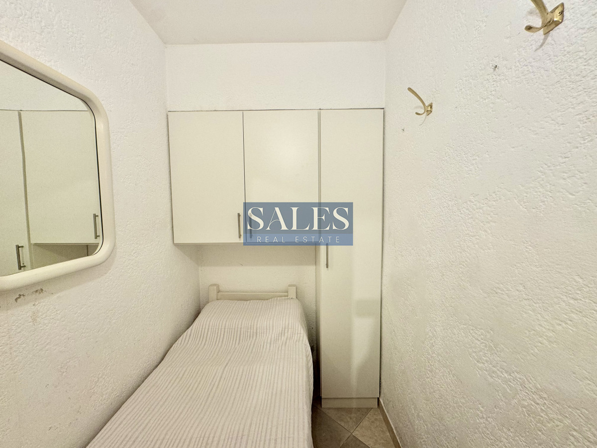 Apartamento ID.843 - Apartamento de 2 dormitorios y medio en venta, 1ra linea de playa brava!