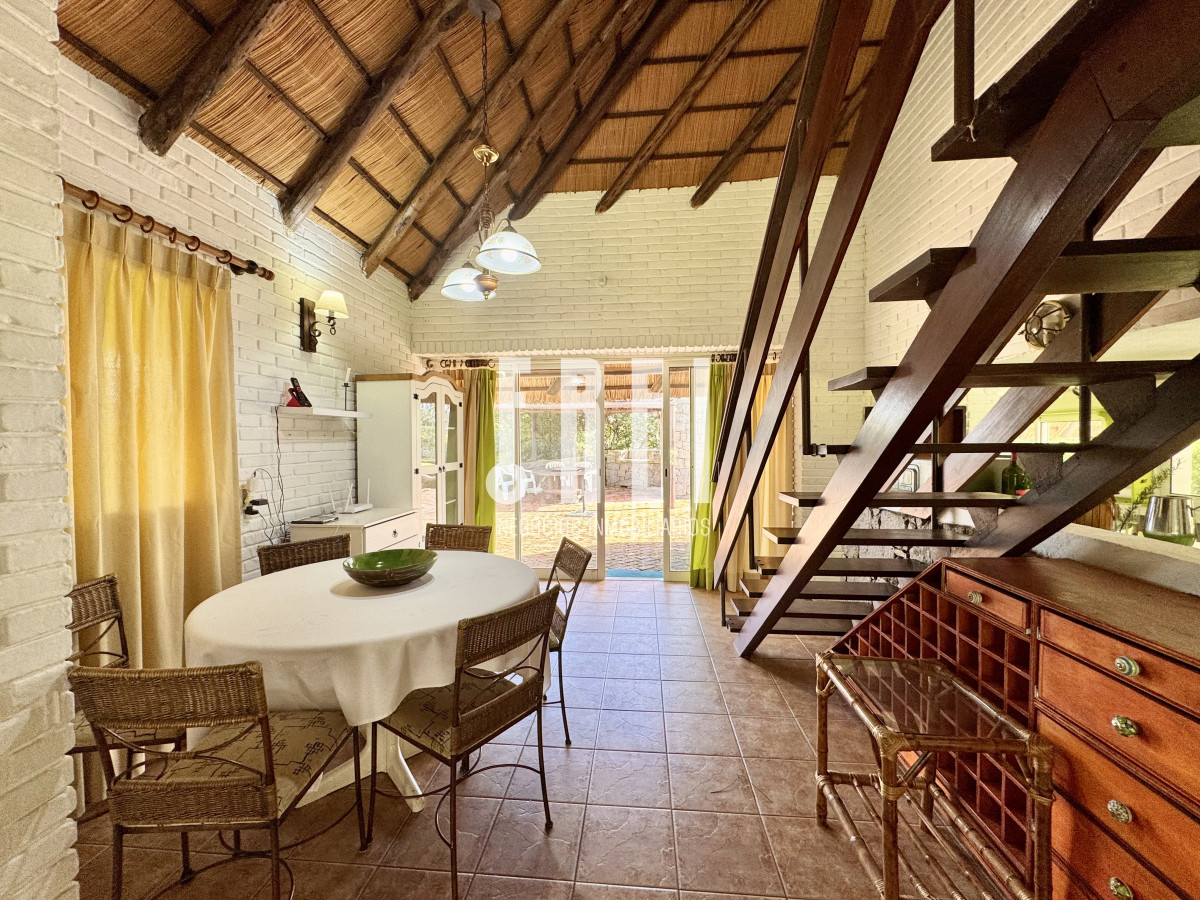 Casa ID.329 - Alquiler anual, 2 casa en un padrón