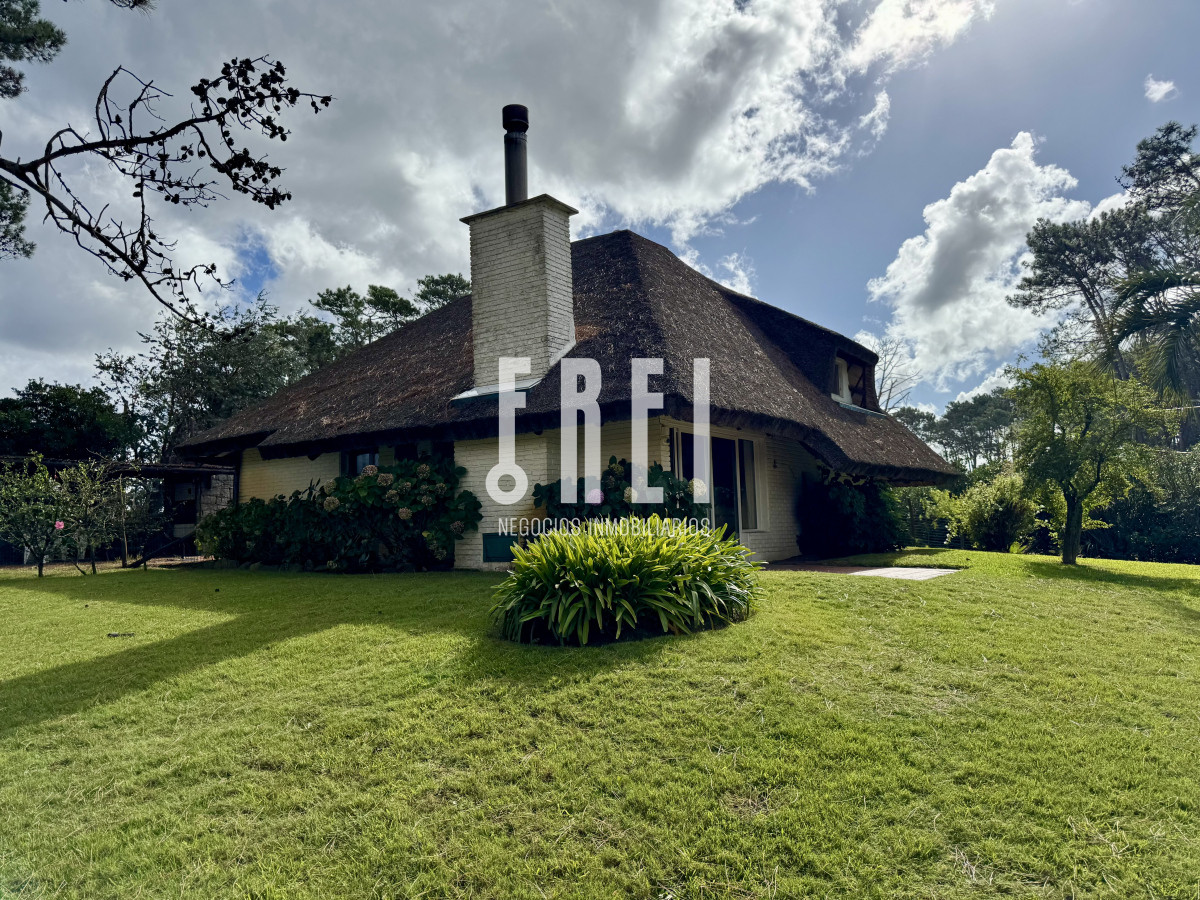 Casa ID.329 - Alquiler anual, 2 casa en un padrón