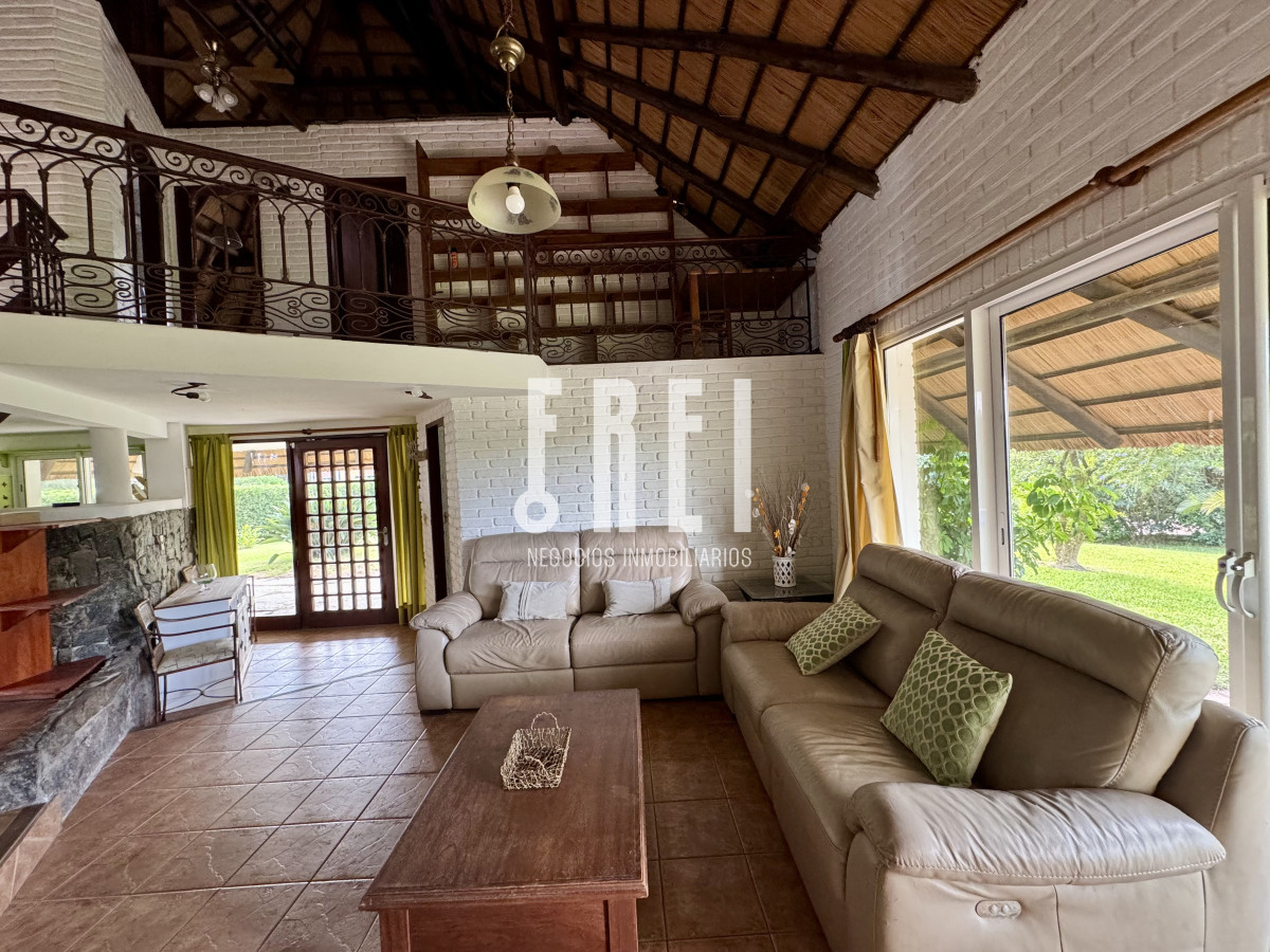 Casa ID.329 - Alquiler anual, 2 casa en un padrón