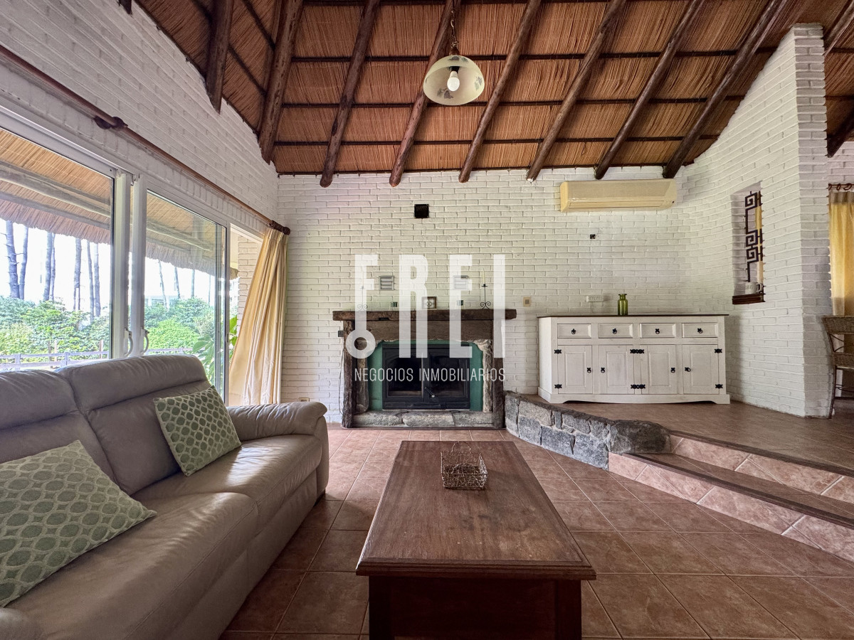 Casa ID.329 - Alquiler anual, 2 casa en un padrón