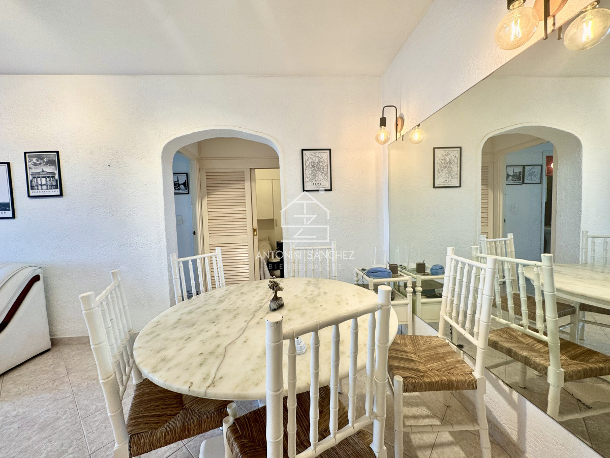 Apartamento ID.1856 - Apartamento de 2 domritorios en venta, 1ra linea de playa brava!