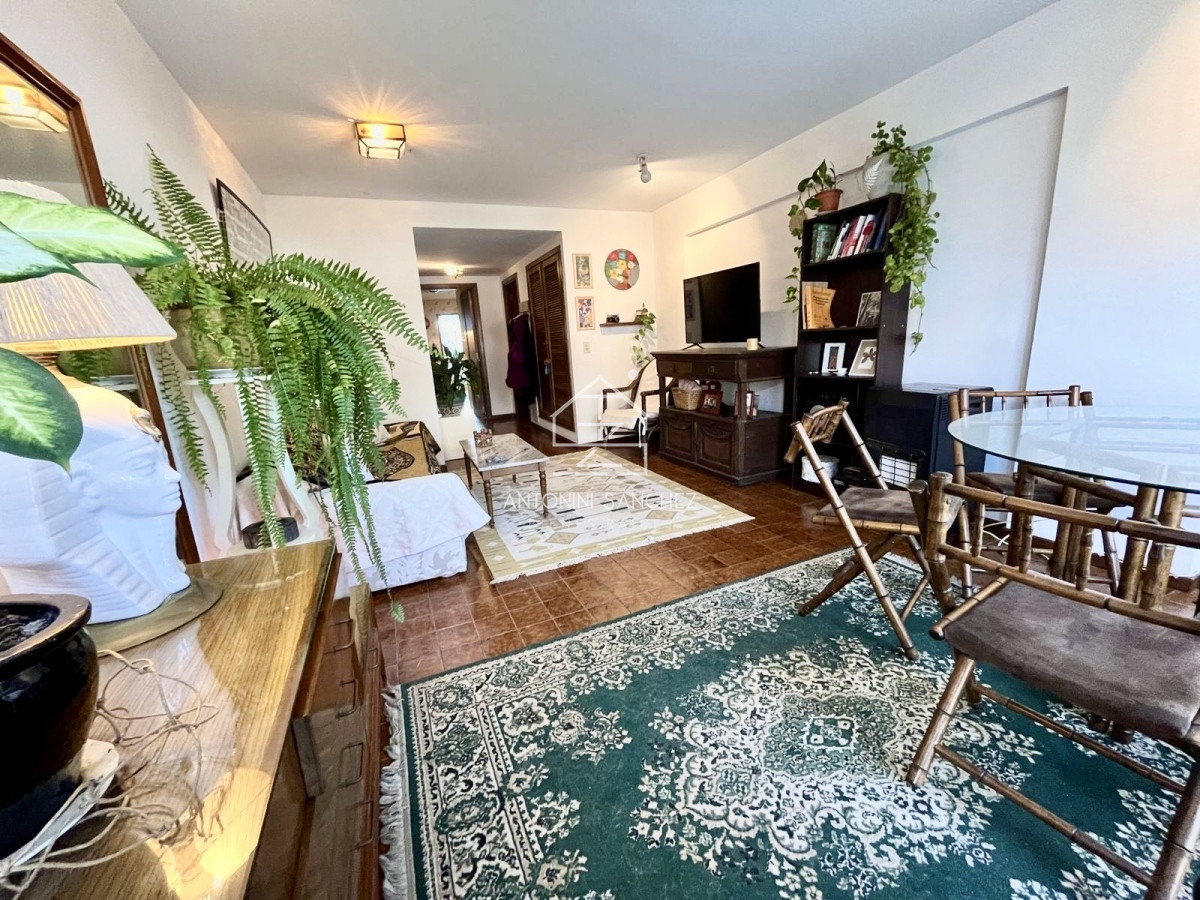 Apartamento ID.413 - Venta Apartamento de 4 dormitorios Punta del Este