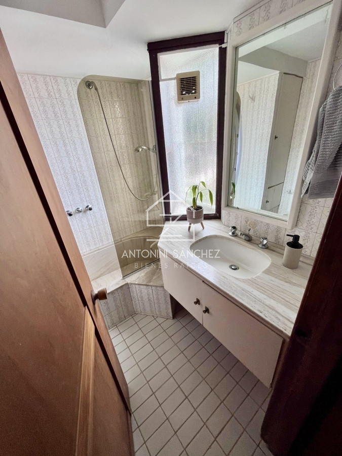 Apartamento ID.413 - Venta Apartamento de 4 dormitorios Punta del Este