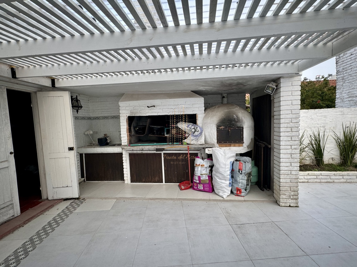 Casa ID.838 - Alquiler de temporada en Punta del Este! A pasos de playa mansa