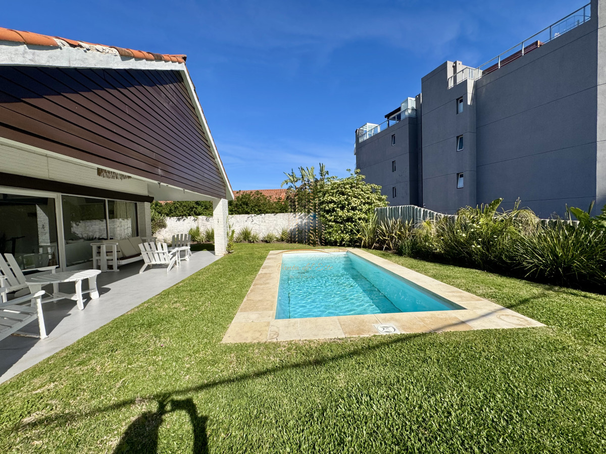 Casa ID.838 - Alquiler de temporada en Punta del Este! A pasos de playa mansa