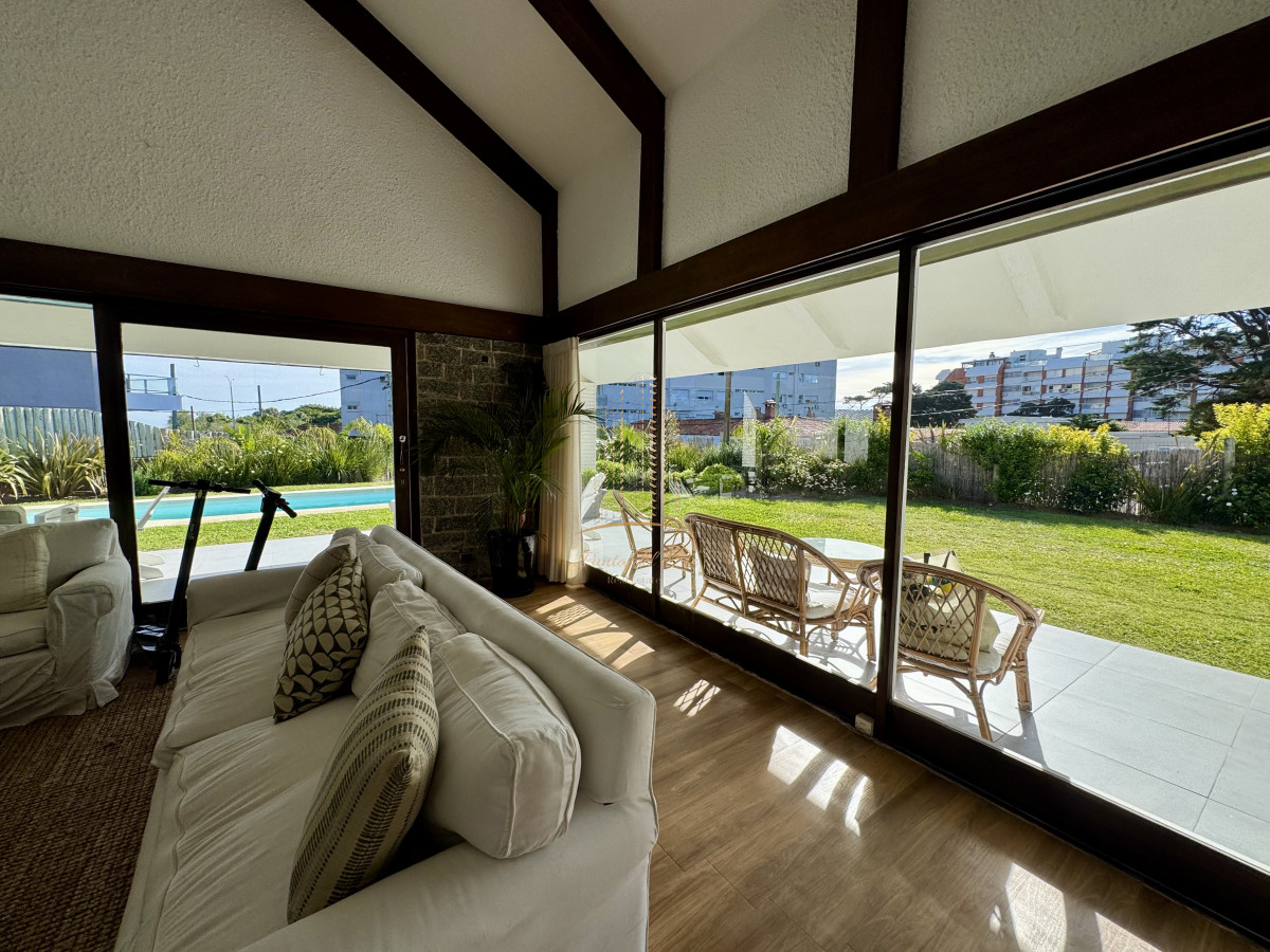Casa ID.838 - Alquiler de temporada en Punta del Este! A pasos de playa mansa