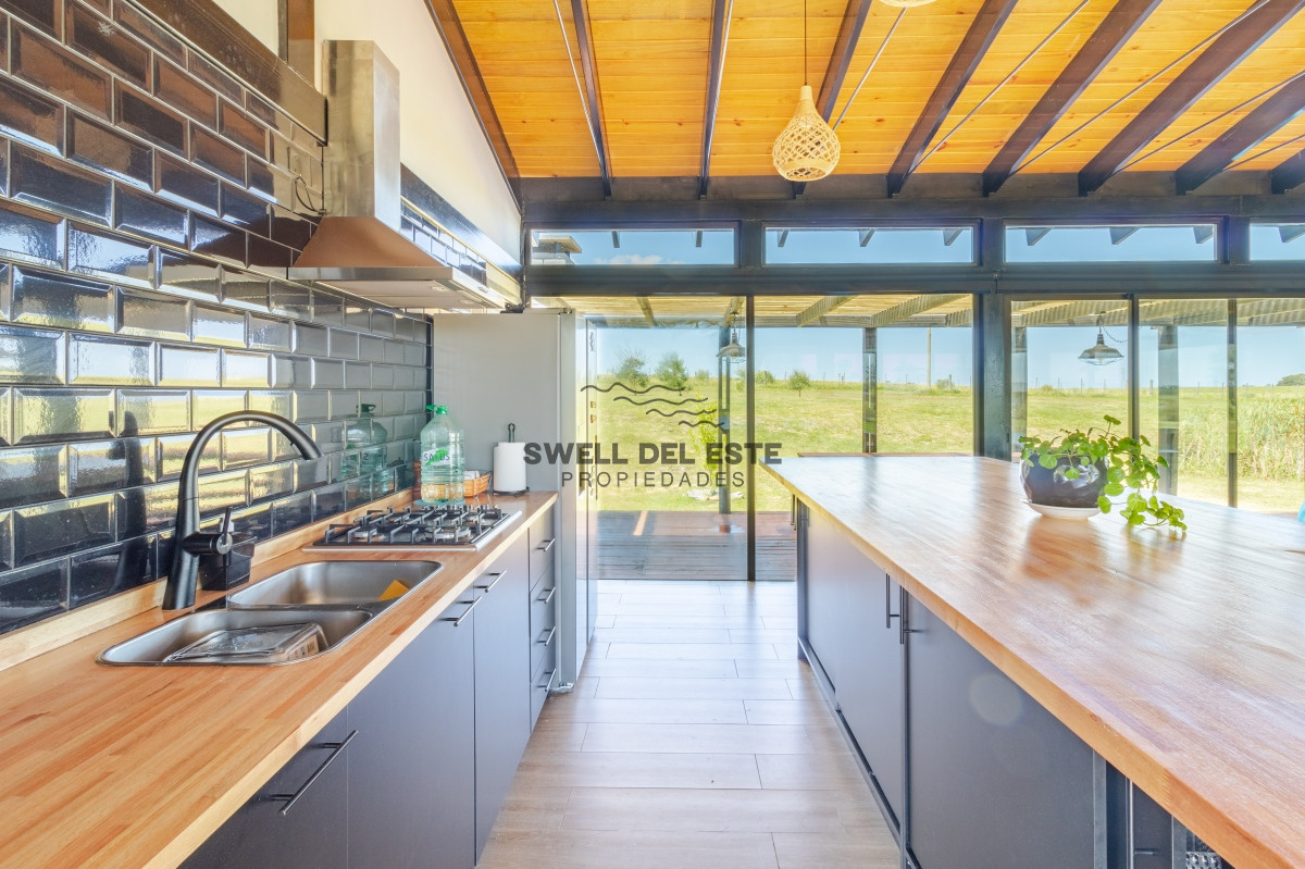 Casa ID.224 - Moderna casa en barrio privado El Quijote en venta