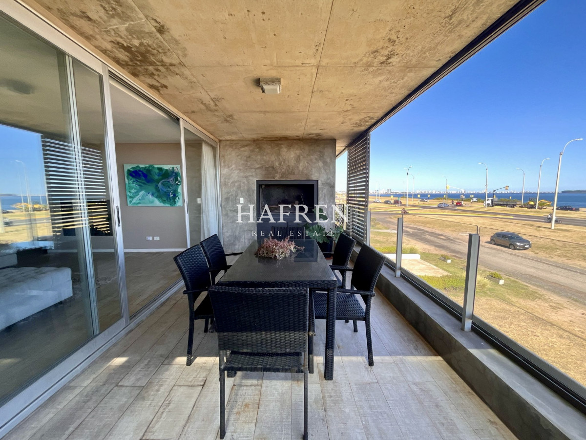 Apartamento ID.156 - Exclusivo departamento en venta frente a playa mansa- Punta del Este