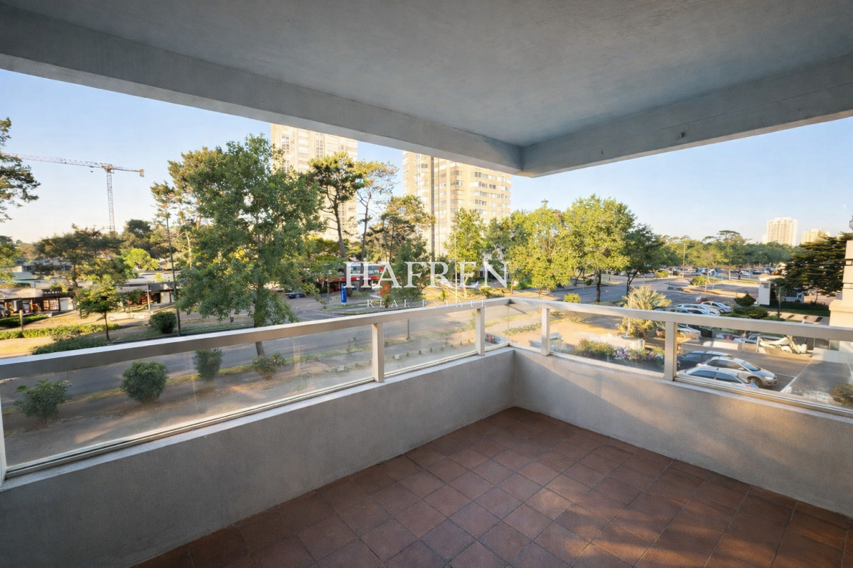 Apartamento ID.381 - Apartamento de 2 dormitorios y 2 baños en venta