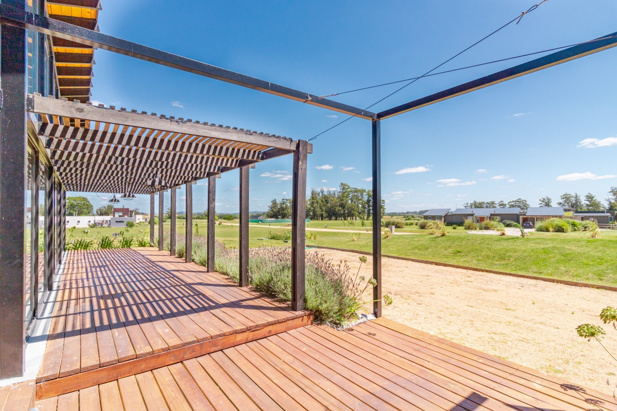 Casa ID.21097466 - Moderna casa en barrio privado El Quijote en venta