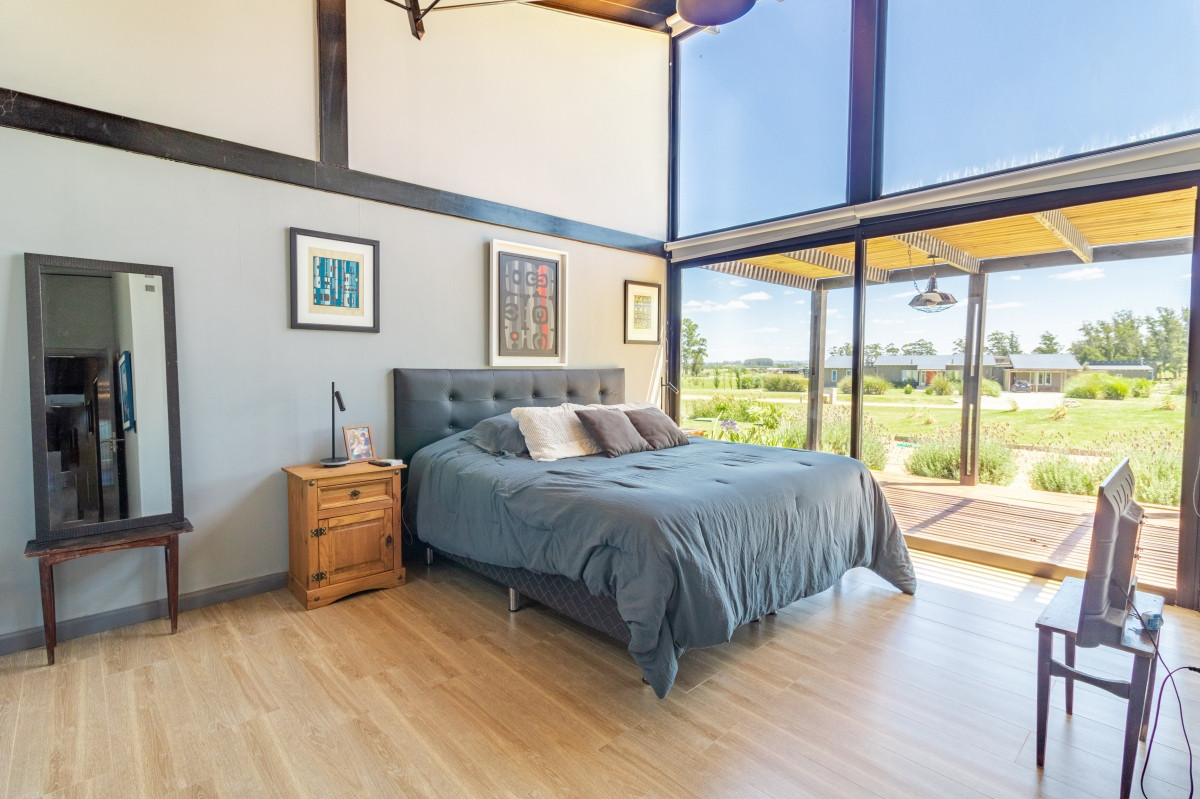 Casa ID.21097466 - Moderna casa en barrio privado El Quijote en venta