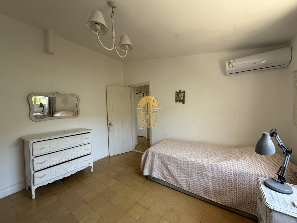 Casa de 3 dormitorios a pasos de playa mansa en alquiler temporal -id-510-17