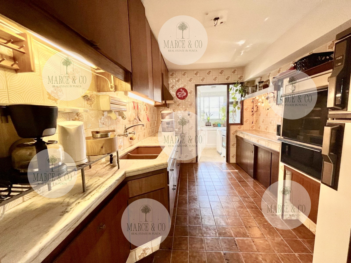 Apartamento ID.1048 - Apartamento de 4 dormitorios en alquiler anual
