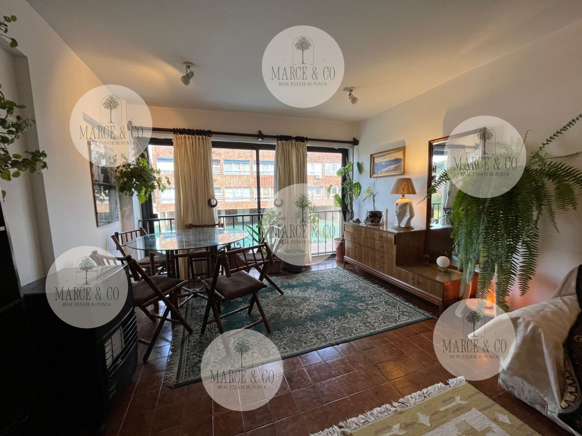 Apartamento ID.1048 - Apartamento de 4 dormitorios en alquiler anual