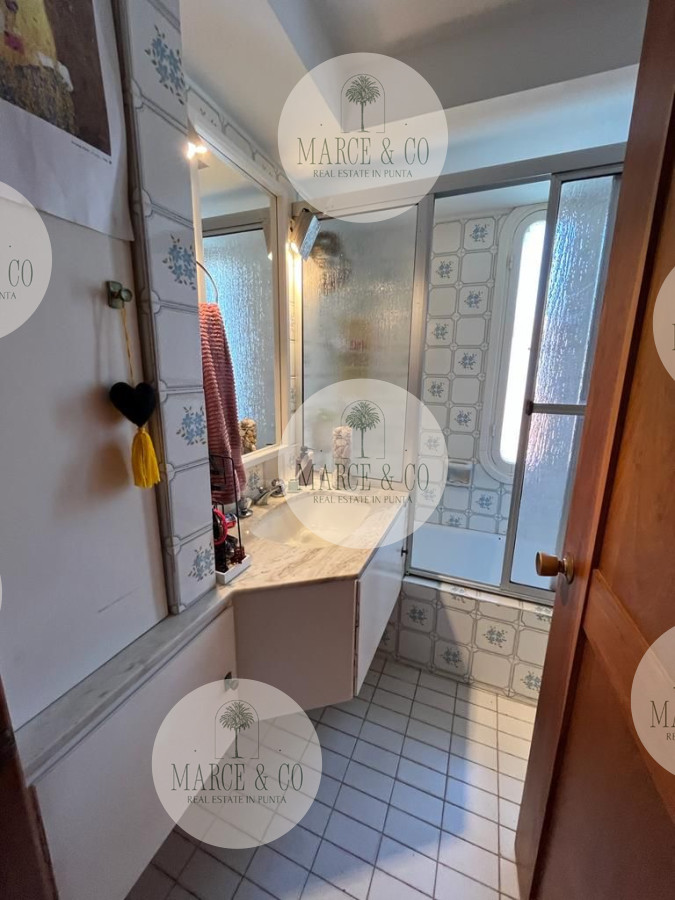 Apartamento ID.1048 - Apartamento de 4 dormitorios en alquiler anual