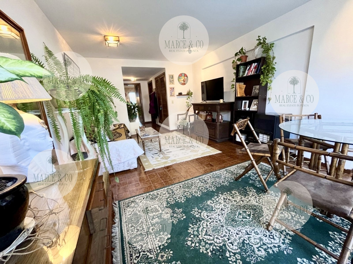 Apartamento ID.1048 - Apartamento de 4 dormitorios en alquiler anual