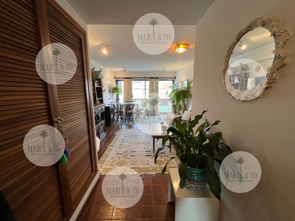 Apartamento ID.1048 - Apartamento de 4 dormitorios en alquiler anual