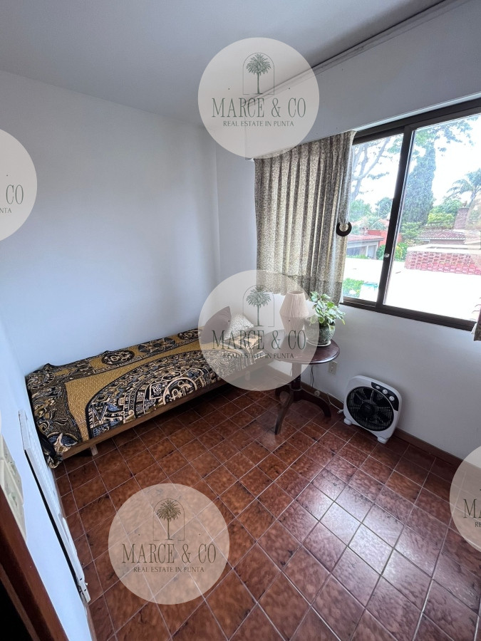 Apartamento ID.1048 - Apartamento de 4 dormitorios en alquiler anual