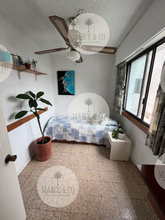 Apartamento ID.1048 - Apartamento de 4 dormitorios en alquiler anual