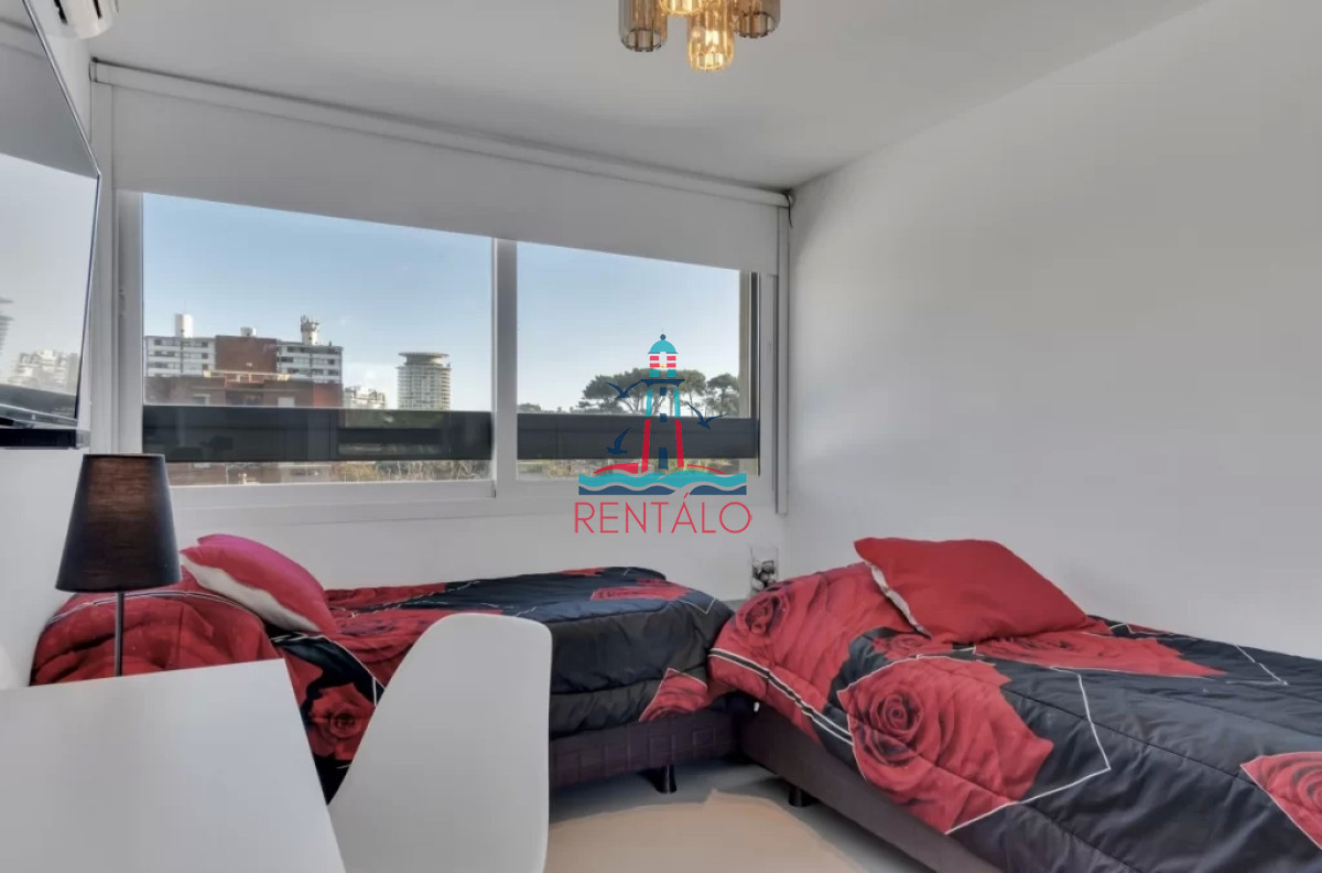 Apartamento ID.483 - Apartamento en alquiler de 2 dormitorios en Punta del este y 2 baños