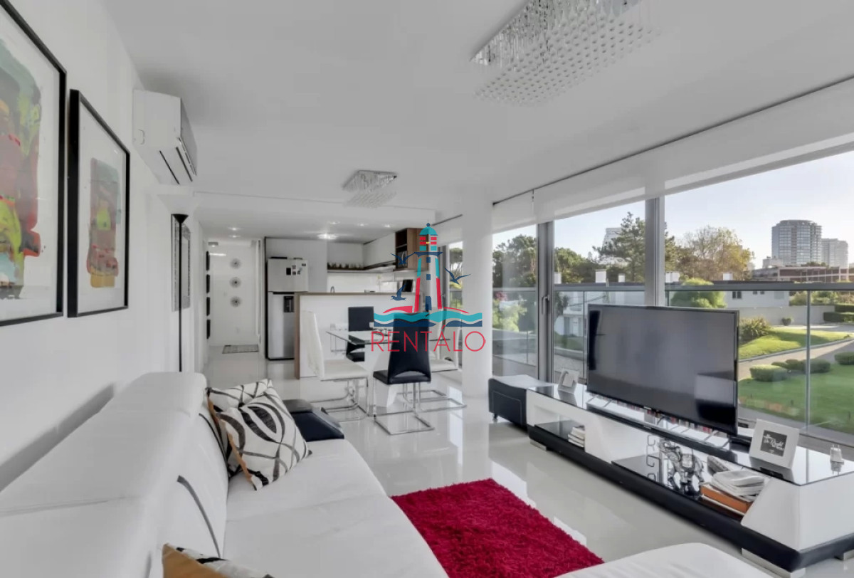 Apartamento ID.483 - Apartamento en alquiler de 2 dormitorios en Punta del este y 2 baños