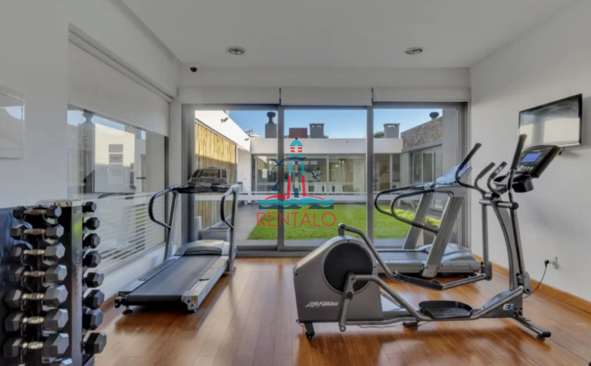 Apartamento ID.483 - Apartamento en alquiler de 2 dormitorios en Punta del este y 2 baños