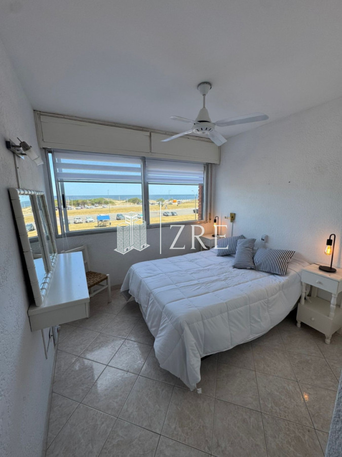 Apartamento ID.1303 - Apartamento de 2 domritorios en venta, 1ra linea de playa brava!