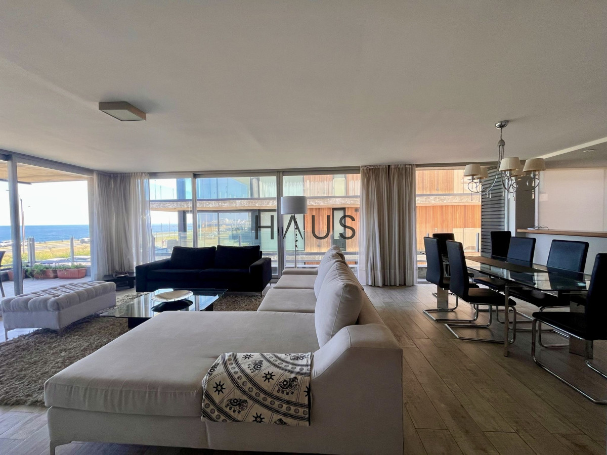 Apartamento ID.318 - Exclusivo departamento en venta frente a playa mansa- Punta del Este