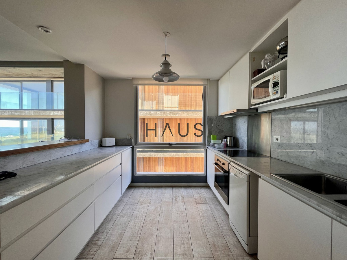 Apartamento ID.318 - Exclusivo departamento en venta frente a playa mansa- Punta del Este