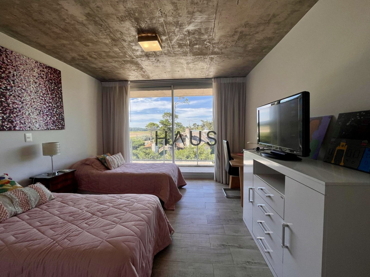 Apartamento ID.318 - Exclusivo departamento en venta frente a playa mansa- Punta del Este