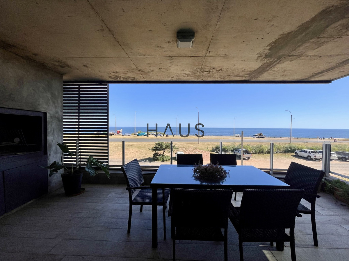 Apartamento ID.318 - Exclusivo departamento en venta frente a playa mansa- Punta del Este