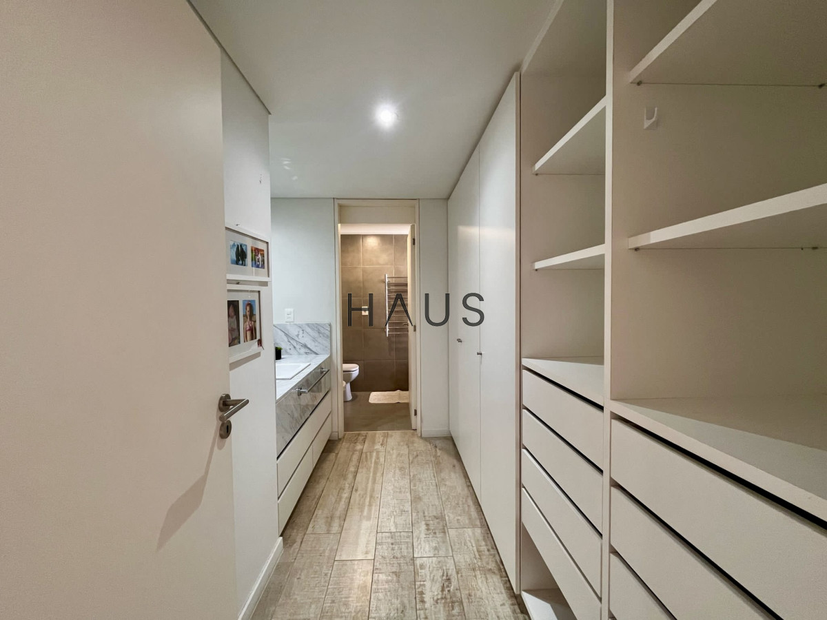 Apartamento ID.318 - Exclusivo departamento en venta frente a playa mansa- Punta del Este