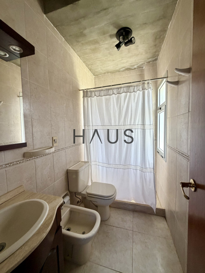 Casa ID.696 - Balneario Bs As, alquiler anual