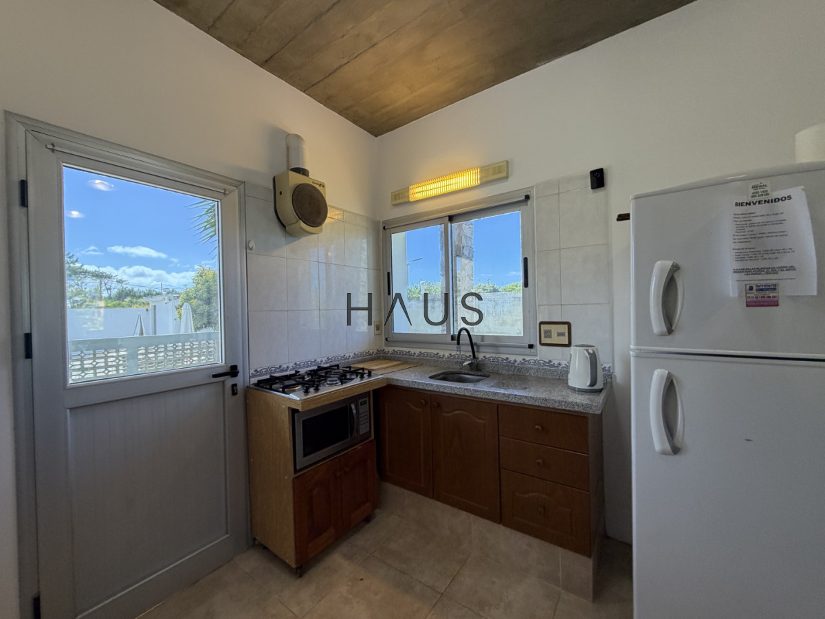 Casa ID.696 - Balneario Bs As, alquiler anual