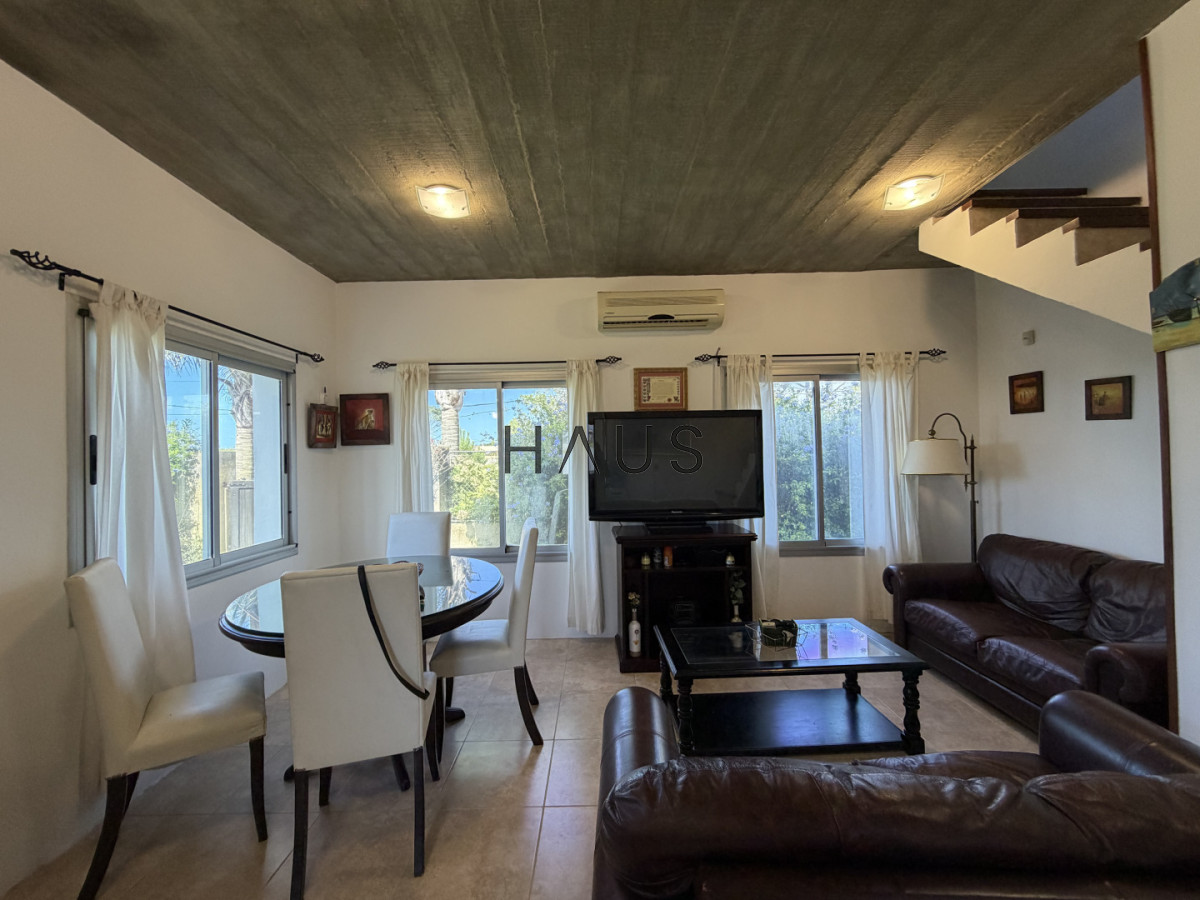 Casa ID.696 - Balneario Bs As, alquiler anual