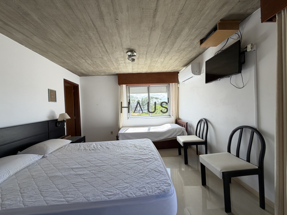 Casa ID.696 - Balneario Bs As, alquiler anual