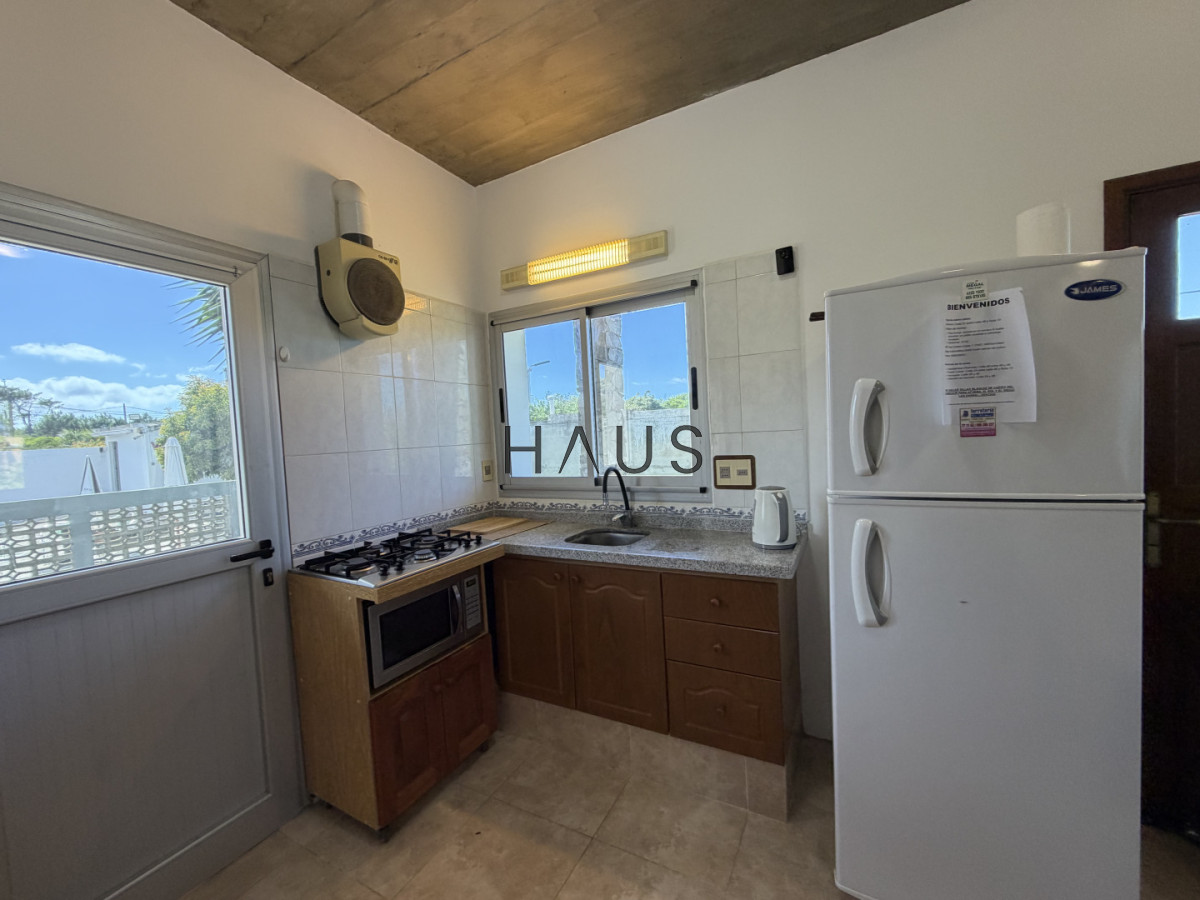 Casa ID.696 - Balneario Bs As, alquiler anual