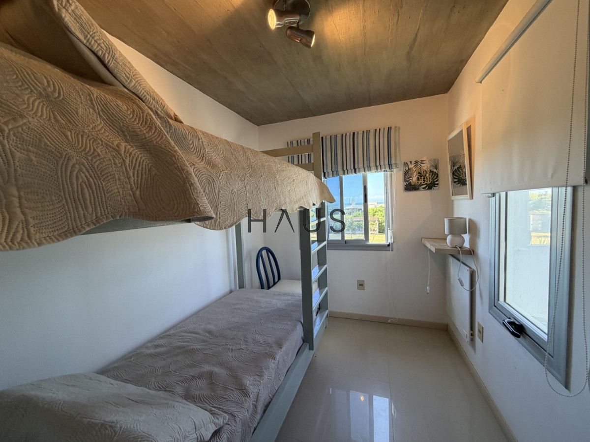 Casa ID.696 - Balneario Bs As, alquiler anual