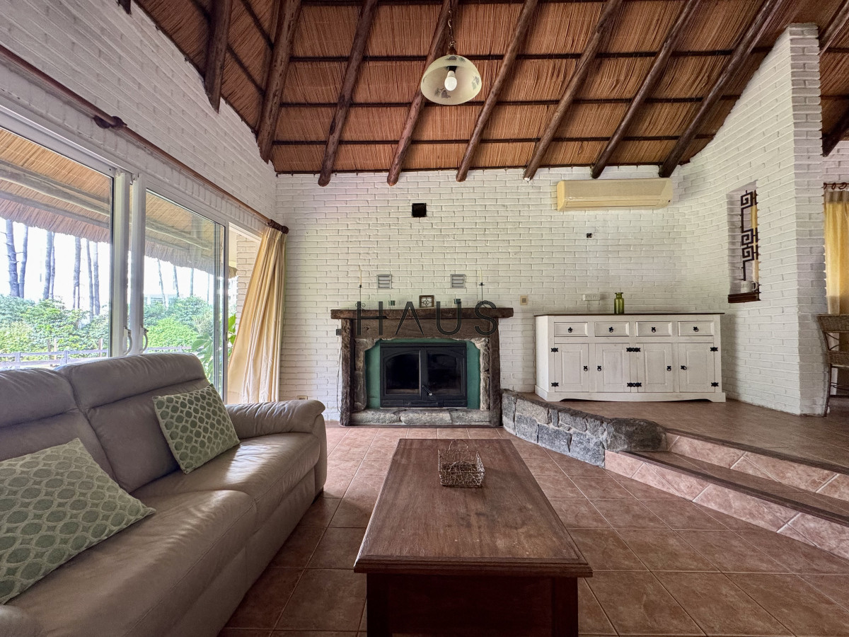 Casa ID.68 - Alquiler anual, 2 casa en un padrón
