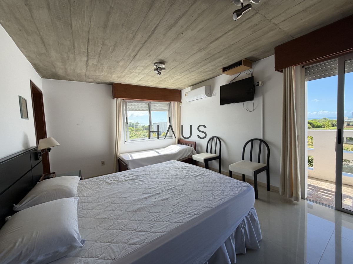 Casa ID.696 - Balneario Bs As, alquiler anual