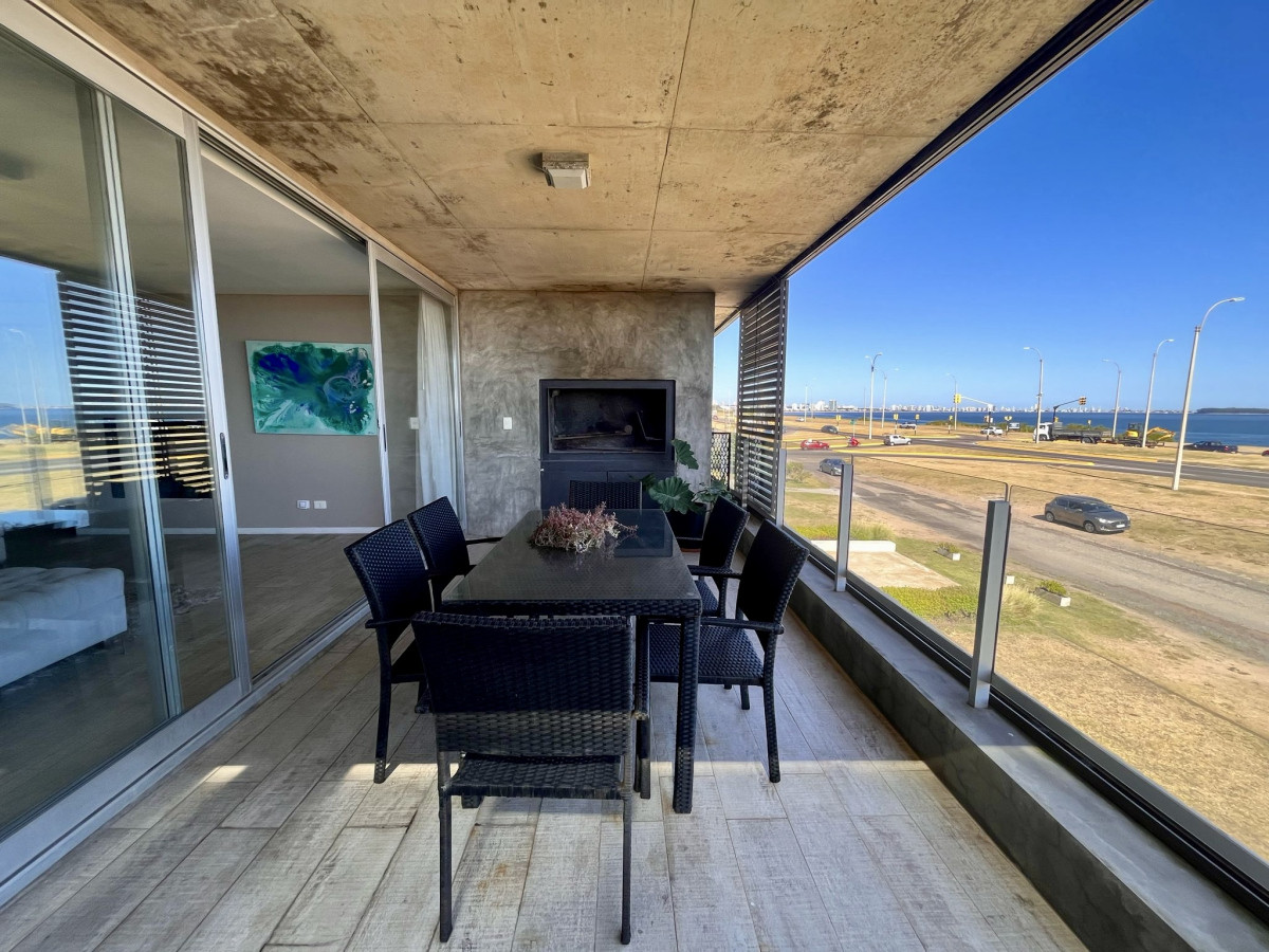 Apartamento ID.90 - Exclusivo departamento en venta frente a playa mansa- Punta del Este