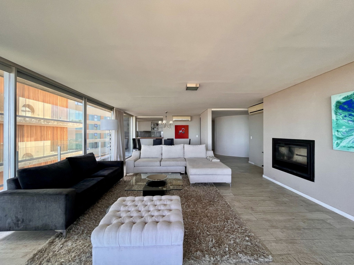Apartamento ID.90 - Exclusivo departamento en venta frente a playa mansa- Punta del Este