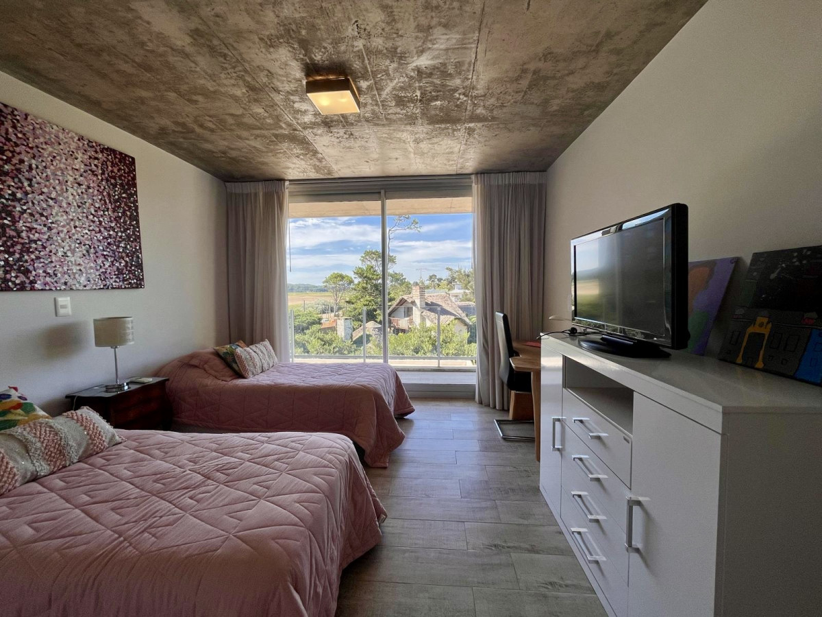 Apartamento ID.90 - Exclusivo departamento en venta frente a playa mansa- Punta del Este