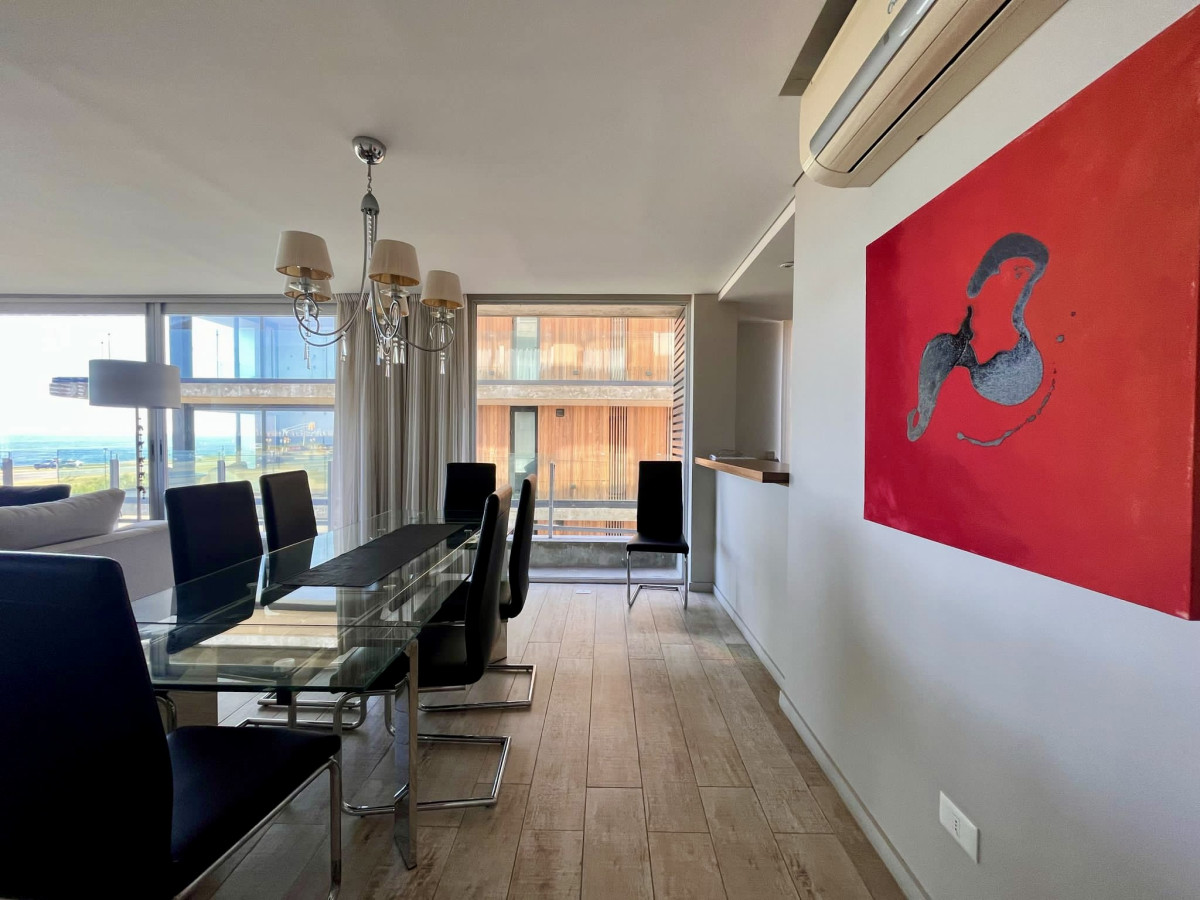 Apartamento ID.90 - Exclusivo departamento en venta frente a playa mansa- Punta del Este