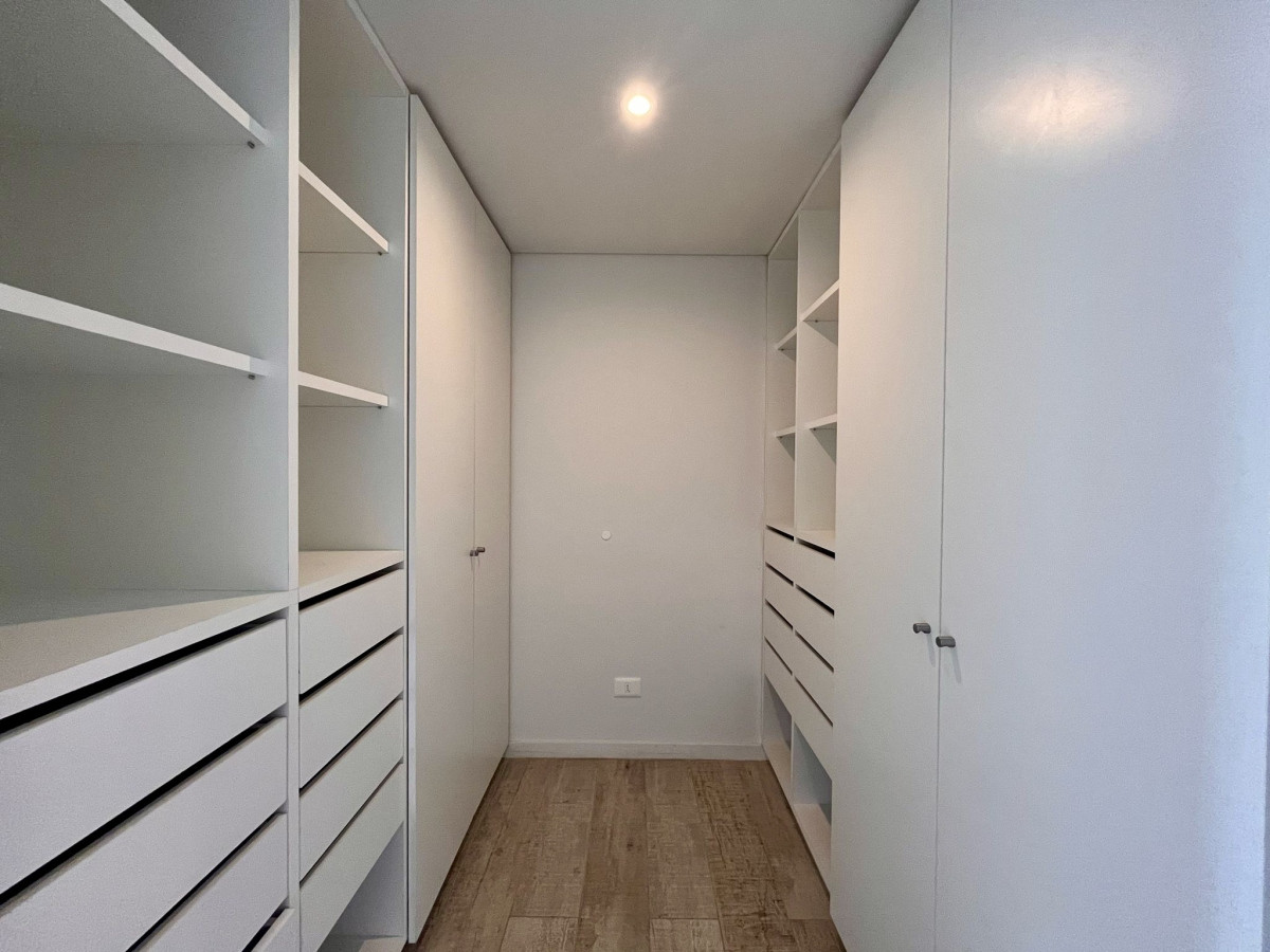 Apartamento ID.90 - Exclusivo departamento en venta frente a playa mansa- Punta del Este