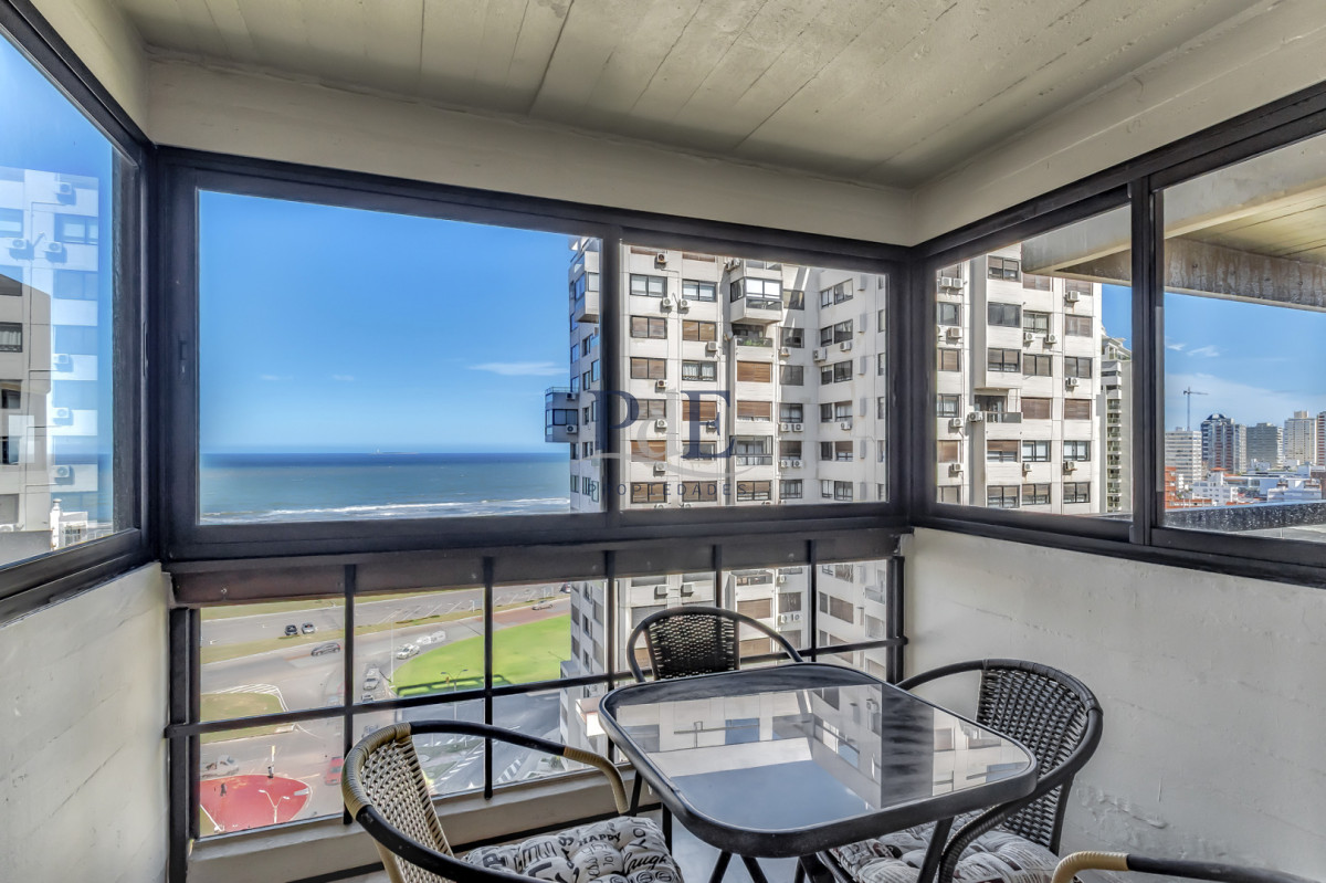 A pasos del Mar apartamento en venta de tres dormitorios - Imagen 1