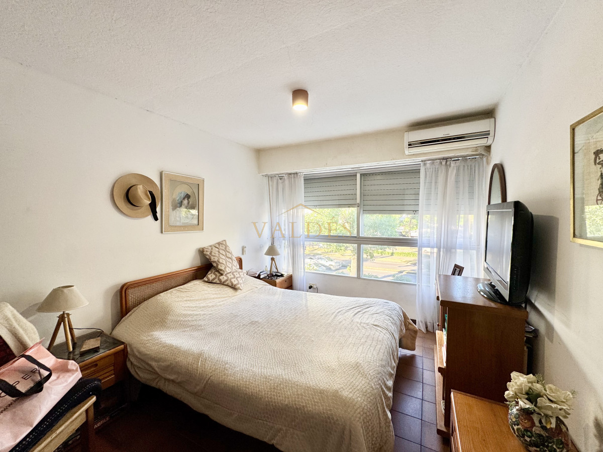 Apartamento ID.5237 - Apartamento de 2 dormitorios y 2 baños en venta